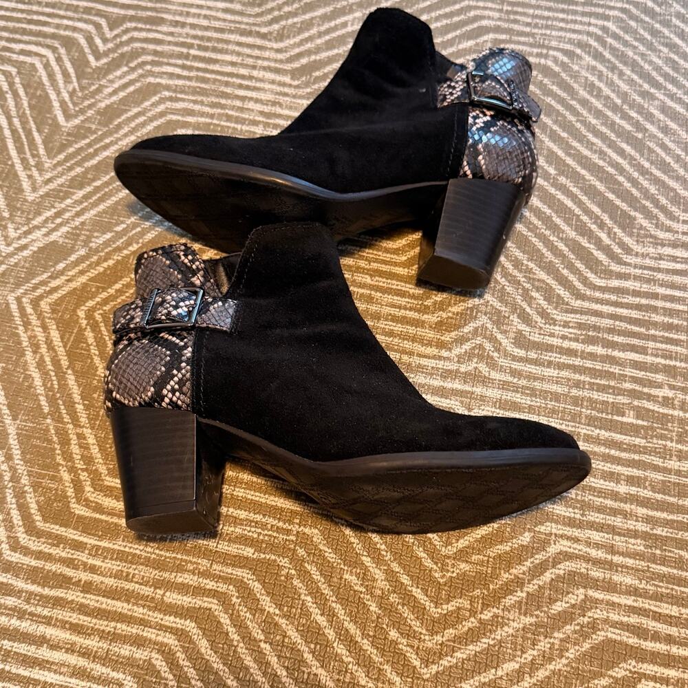 Vionic Naomi Snake Print Suede Ankle Booties Women’s 7 Black Zip Comfort